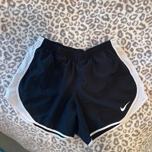 Nike Dri-FIT Tempo Girls Youth XL (Fits Adult Small) Black with White Accents